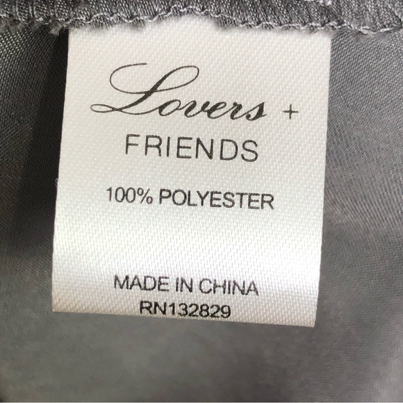 LOVERS & Friends grey satin V-neck blouse - Picture 4 of 8